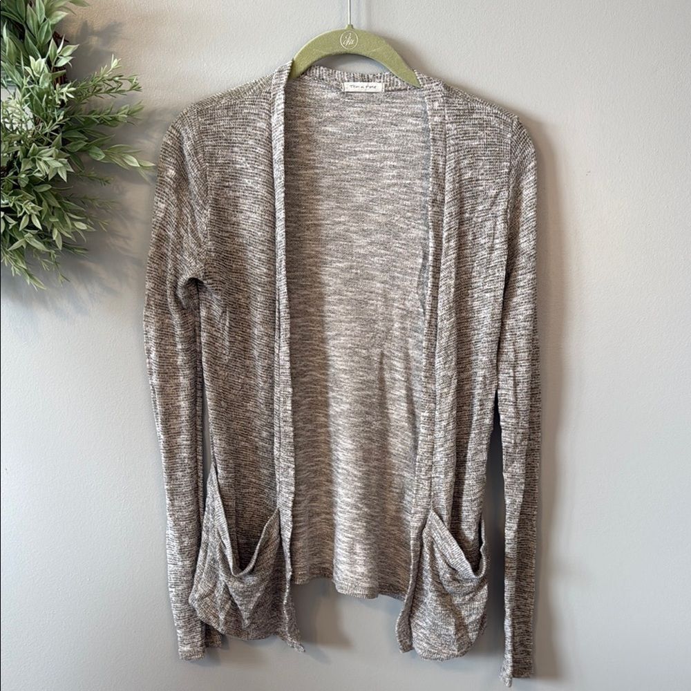 🍂 3/$20 EUC Tea N Rose Gray Lightweight Open-Front Cardigan With Metallic Threa